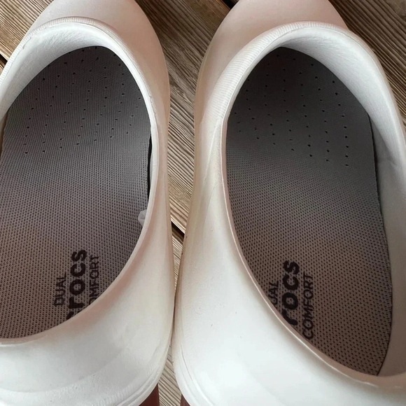 CROCS White Mules & Clogs Minimalist Design - Picture 7 of 8